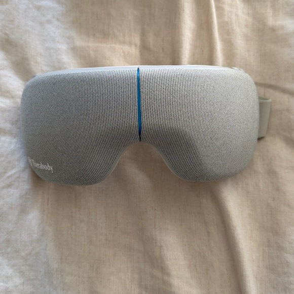 Therabody SmartGoggles in Gray with Black Case - Picture 2 of 6